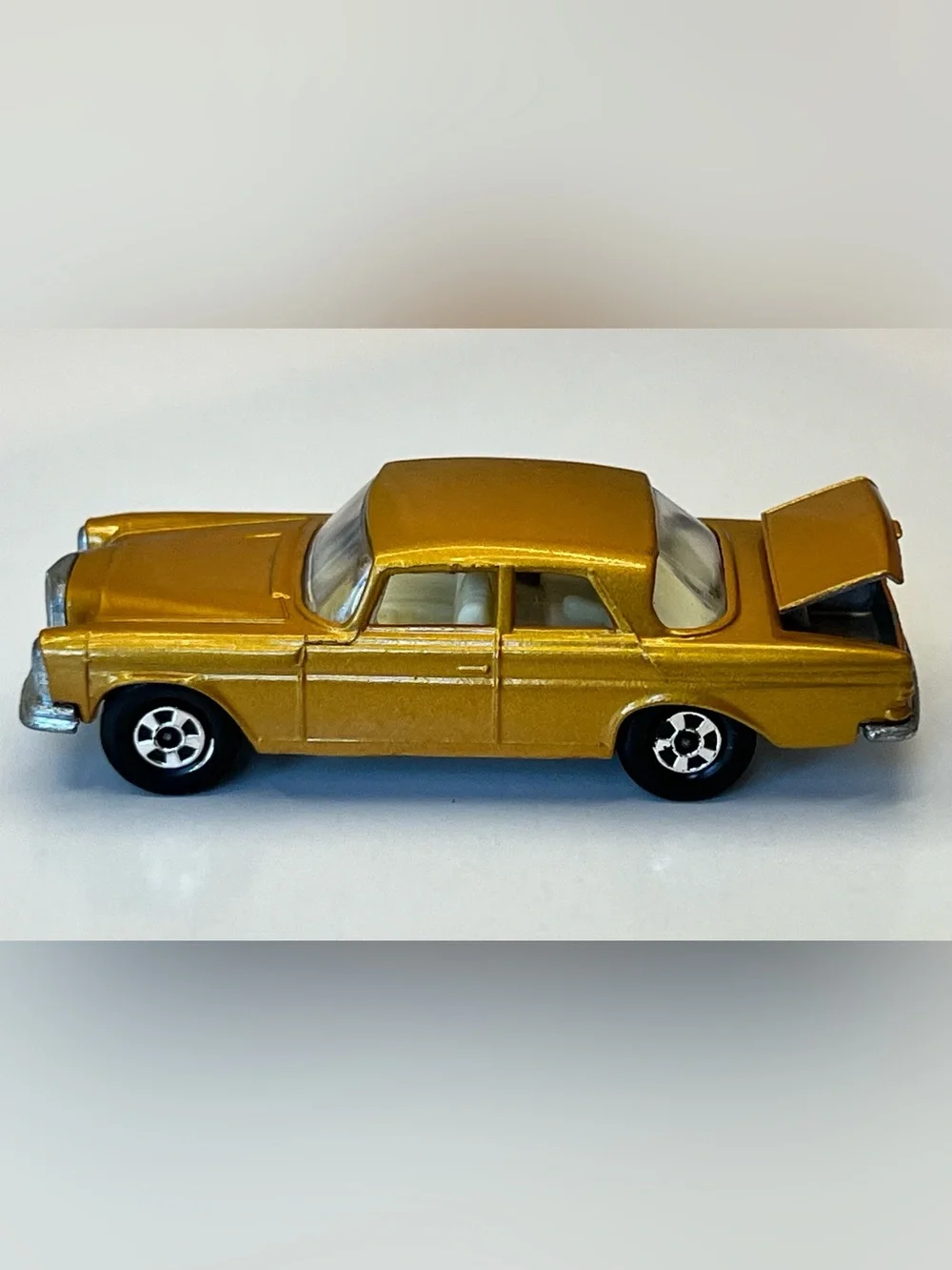 Vintage Matchbox No. 46 Mercedes 300SE Lesney England Metallic Gold